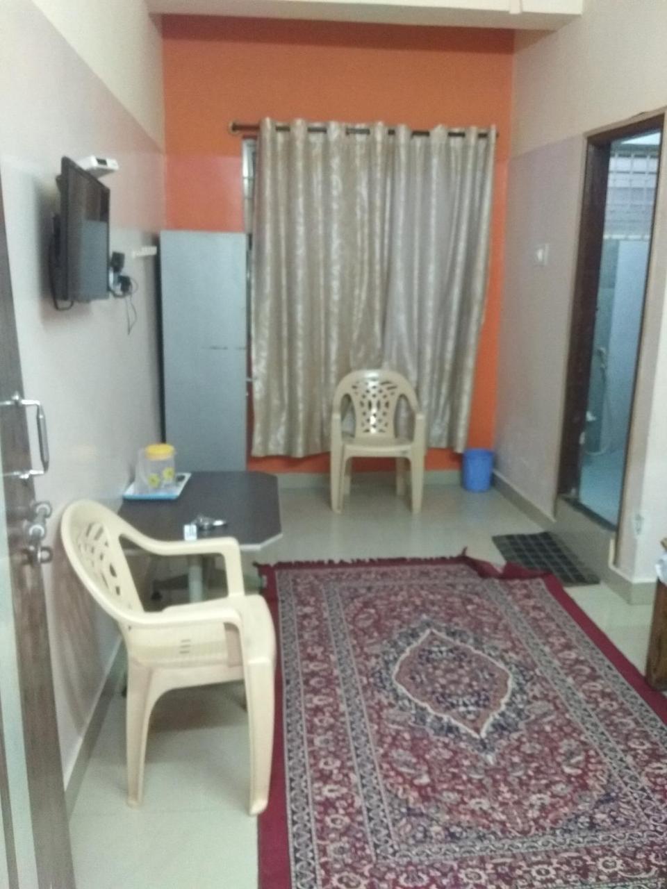 Отель Apoorva Residency Бангалор Экстерьер фото