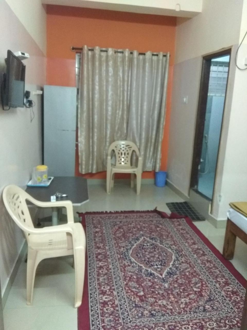 Отель Apoorva Residency Бангалор Экстерьер фото